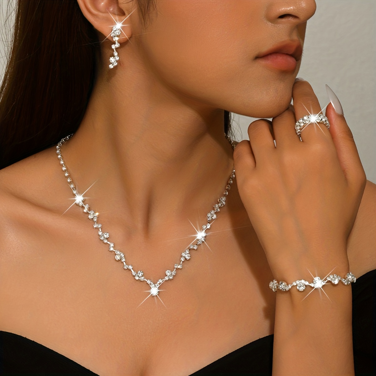 E-shop Modisches und sexy 4-teiliges Set aus Halskette + Ohrringen + Armband + Ring, geeignet für Braut, Abschlussball und Party