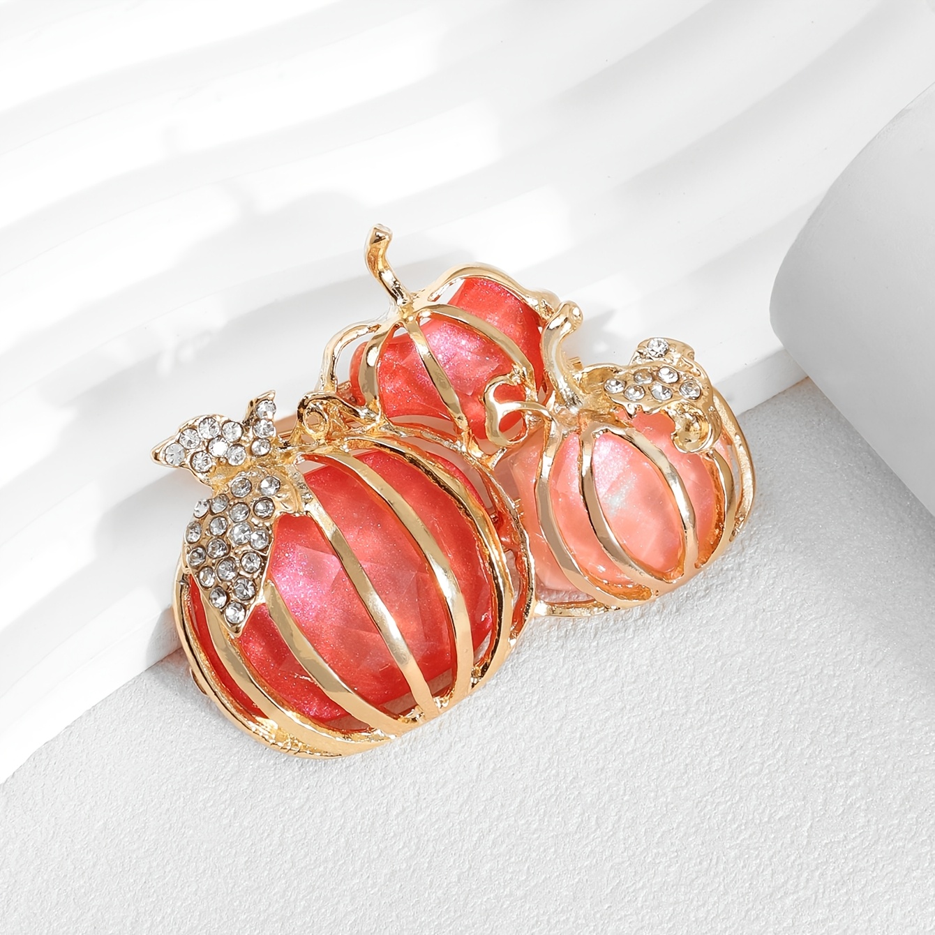 TEMU An Exquisite Halloween Pumpkin Brooch With Feel, A Versatile Fashionable Fruit Brooch For Women' Wear, And A Thanksgiving Brooch