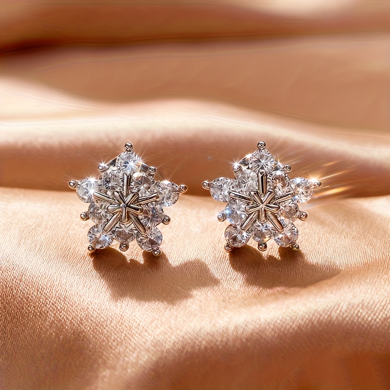 TEMU Elegantes aretes coreanos de copo de nieve con chapado de plata 925, adornados con circonio sintético, con diseño de , perfectos para Navidad.