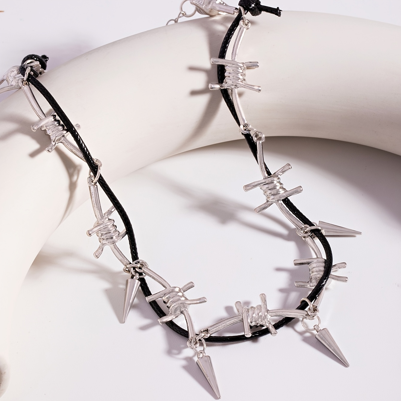 Hip-hop Gothic Thorny Necklace with Willow Decoration