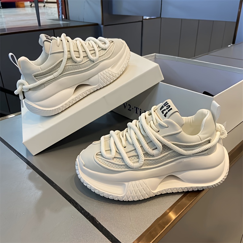 foam runner with laces