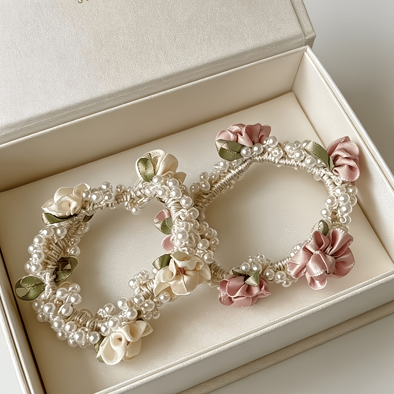 TEMU 2pcs Coleteros Premium Dulces de Perlas y Rosas, Pulseras para el Cabello, Coleteros Multiusos para Coleta y Baja, Moño, Recogido, Adornos para