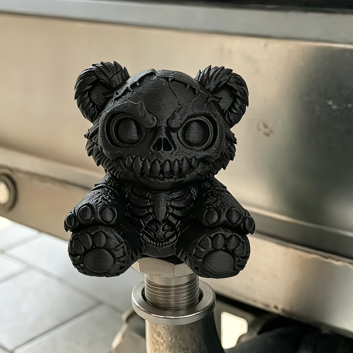 Image of Dark And Cool Cracked Skeleton Bear Trailer Hitch Cover, Suitable For 50mm Trailer Ball, Scratch-resistant, Rust-proof, Dust-proof, Universal Fit, Adult Car Exterior Accessory