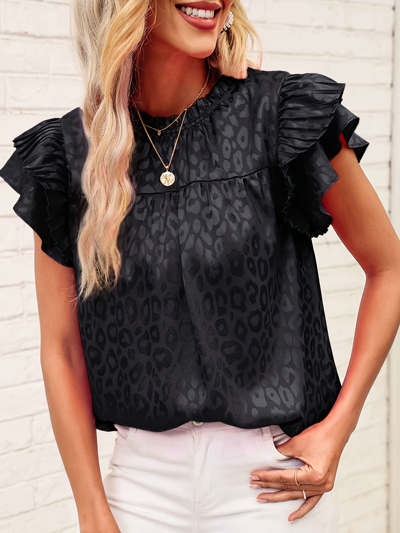 Short sleeve blouse with ruffles online