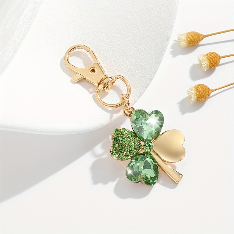 TEMU 1pc Fashionable And Gorgeous Clover Shaped Keychain Pendant, Inlaid With Rhinestone Glass Embellishments, Suitable For Women' Key Case Packaging