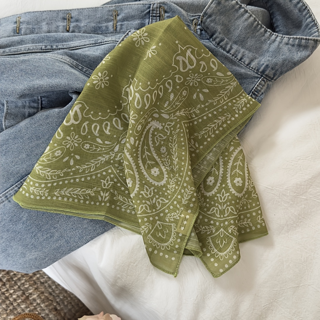 TEMU This Flower Print Small Scarf Of Breathable Textured Fabric, Featuring A . Pattern And Small Are Versatile And Flattering. Tied Around The Neck