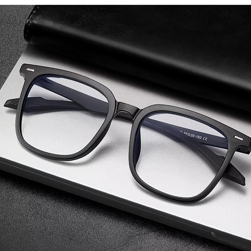 Large-Frame Ultralight Glasses for Screen Use