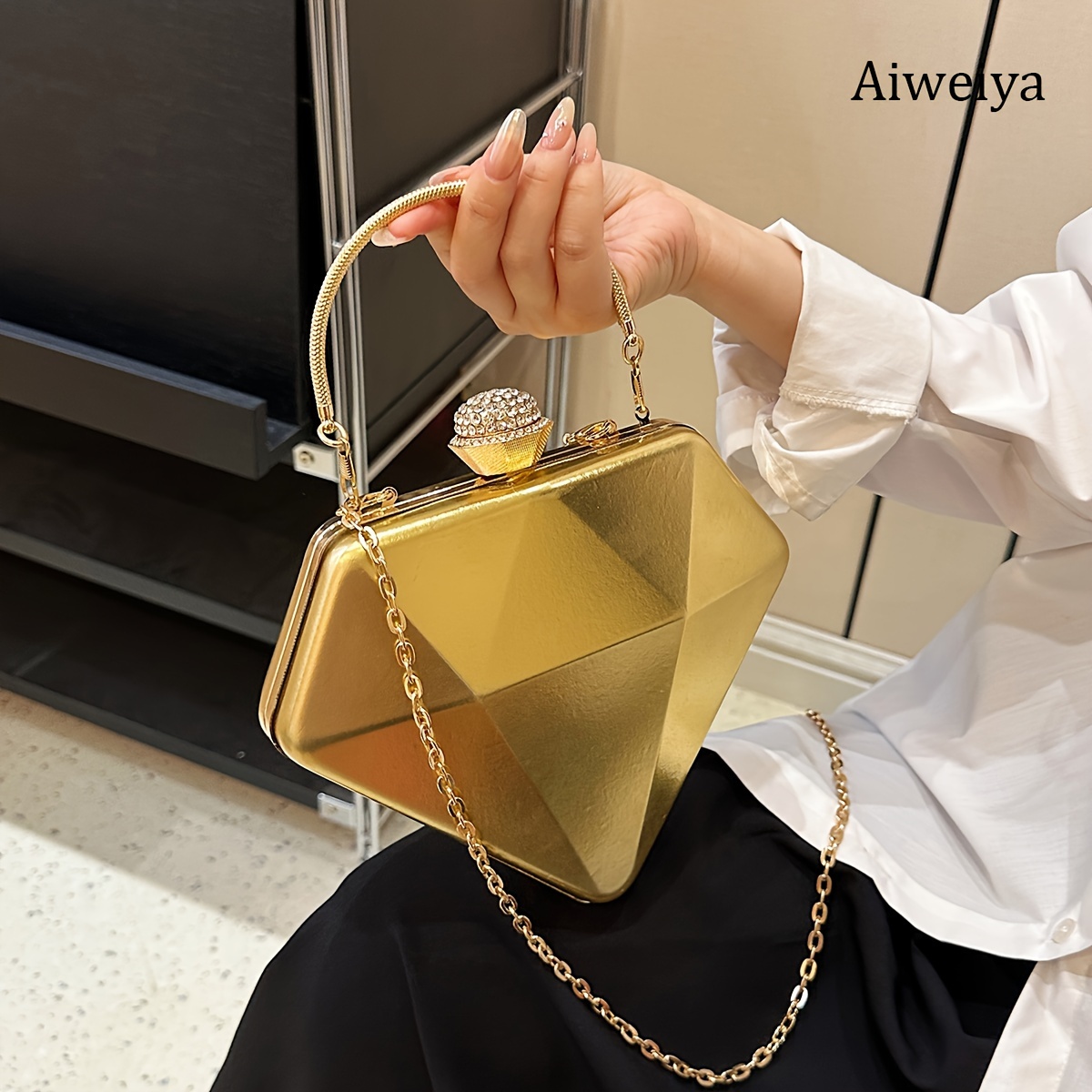 

Elegant Women's Diamond Shaped Handbag, Versatile European Crossbody Dinner Bag With Chain Handle
