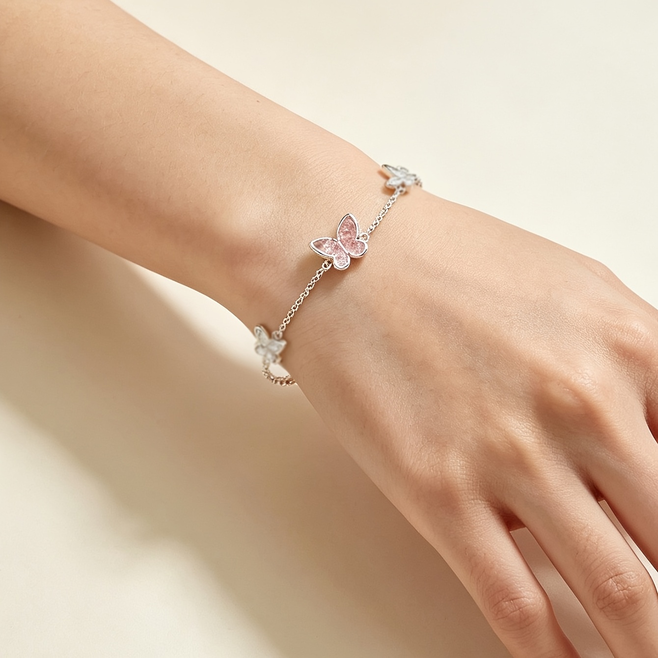 TEMU 1pc Bracelet Papillon en de Cristal Rose Luxe Léger Niche Premium Doux Tempérament Frais Bijoux Femme