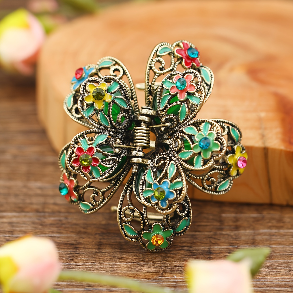 

Vintage-style Hair Clip With Floral Pattern, Hollow Out Design, Alloy Material, Suitable For Women 14+ Years Old