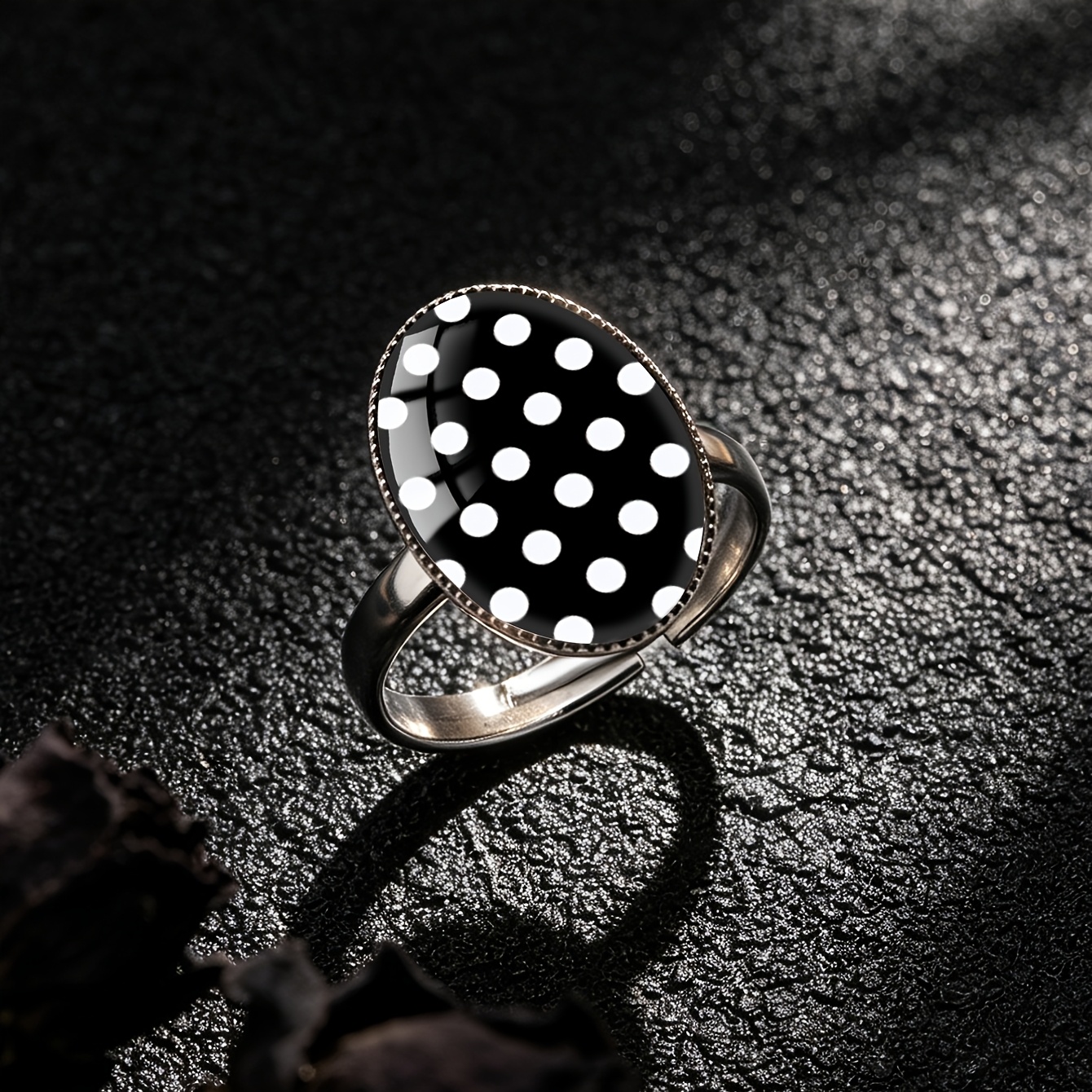 TEMU 1pc Cartoon Minimalist Black And White Polka Dot Pattern With Convex Glass Steel Oval , Elegant And Suitable For Women' Gifting And Wearing As
