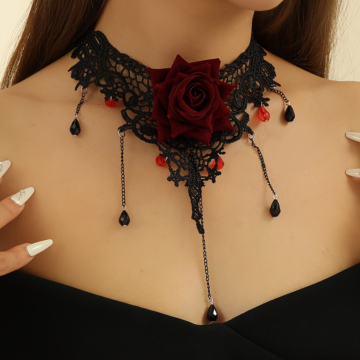 

Collier ras du cou gothique vintage avec strass, ruban de velours réglable, parfait pour une fête costumée d', une soirée dansante ou un cadeau