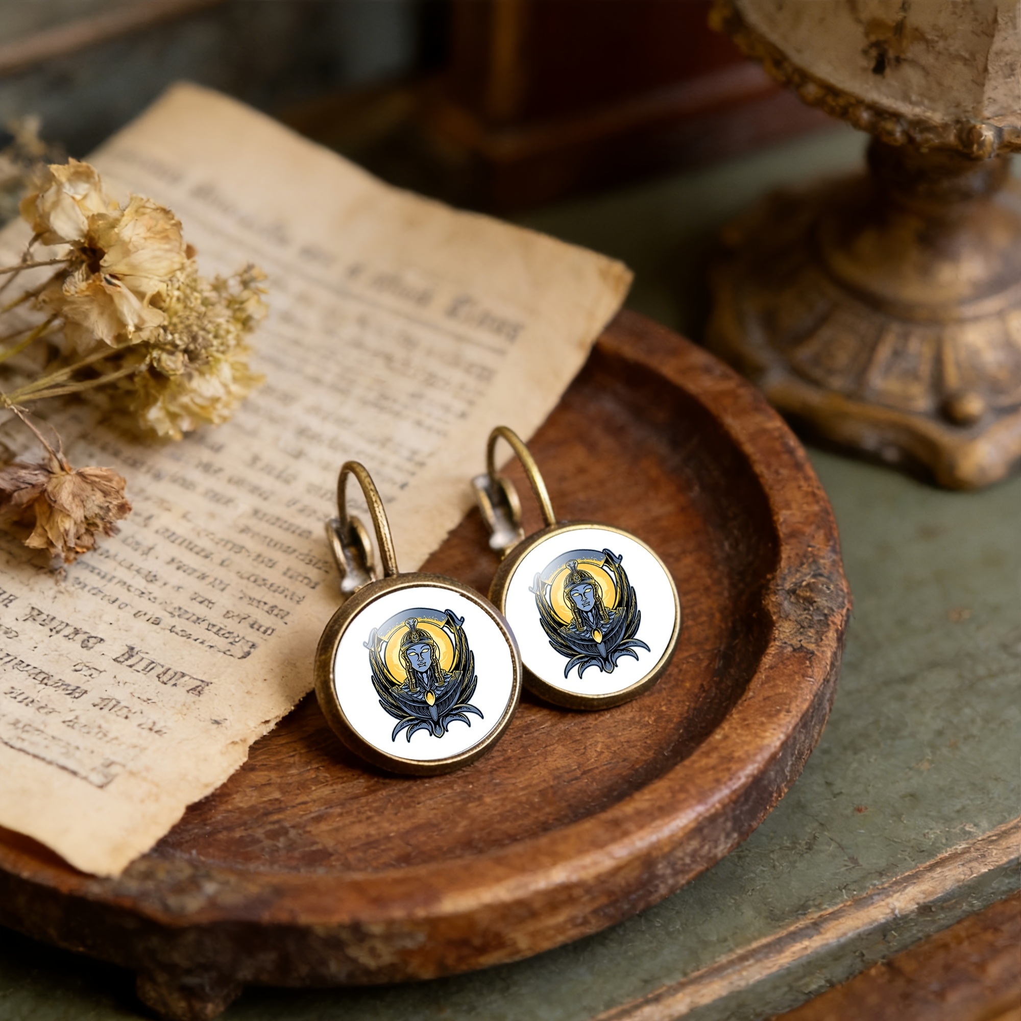 2pcs Cyan Round Classical Earrings with Snake Crown Design