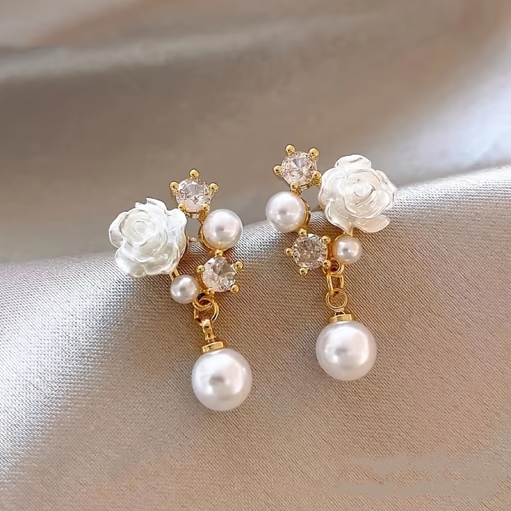 TEMU 2pcs (1 Pair) Of Elegant Floral Stud Earrings For Women. Three-dimensional Shape Exudes A Luxurious Style. Texture Is As The Light And Shadow