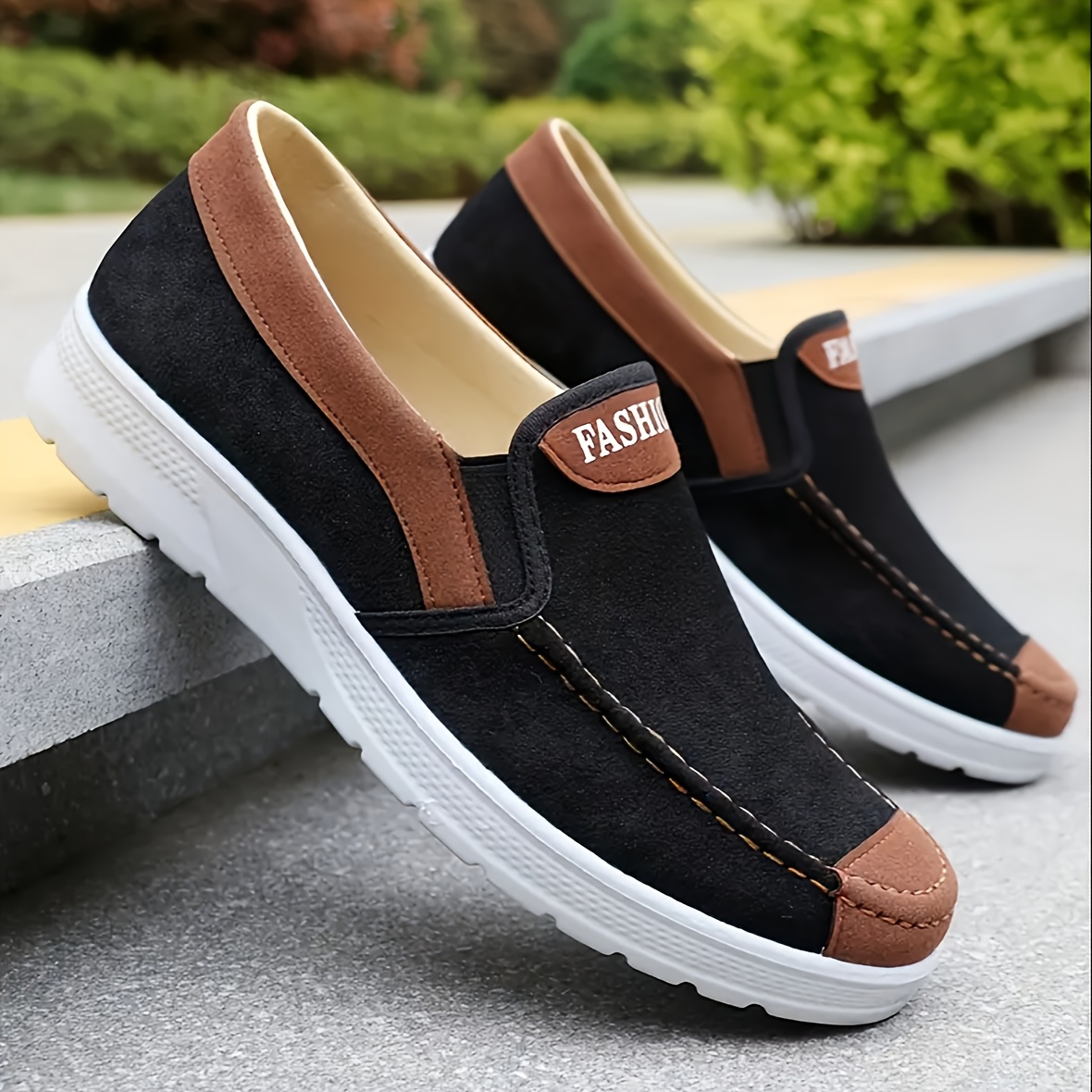A Pair of Men's Casual Sports Training Fitness Shoes - Solid Color,, Round Toe, Lightweight Fabric Upper, Non-slip Synthetic Outsole, Breathable Fabric Lining, Suitable for Outdoor Running and Daily Wear - Spring/autumn