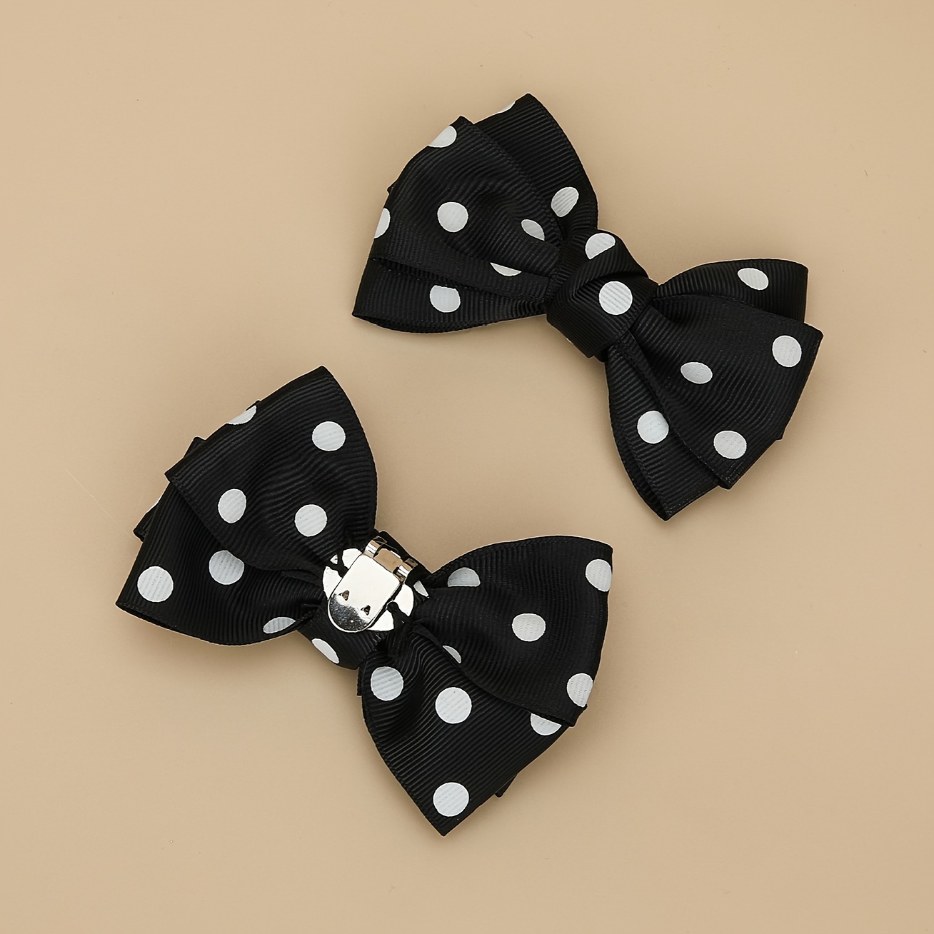 Image of A Pair Of Elegant Black Striped And White Polka Dot Designed Shoe Clips, Removable For Wedding Shoe Decoration, Suitable For Party High Heels.