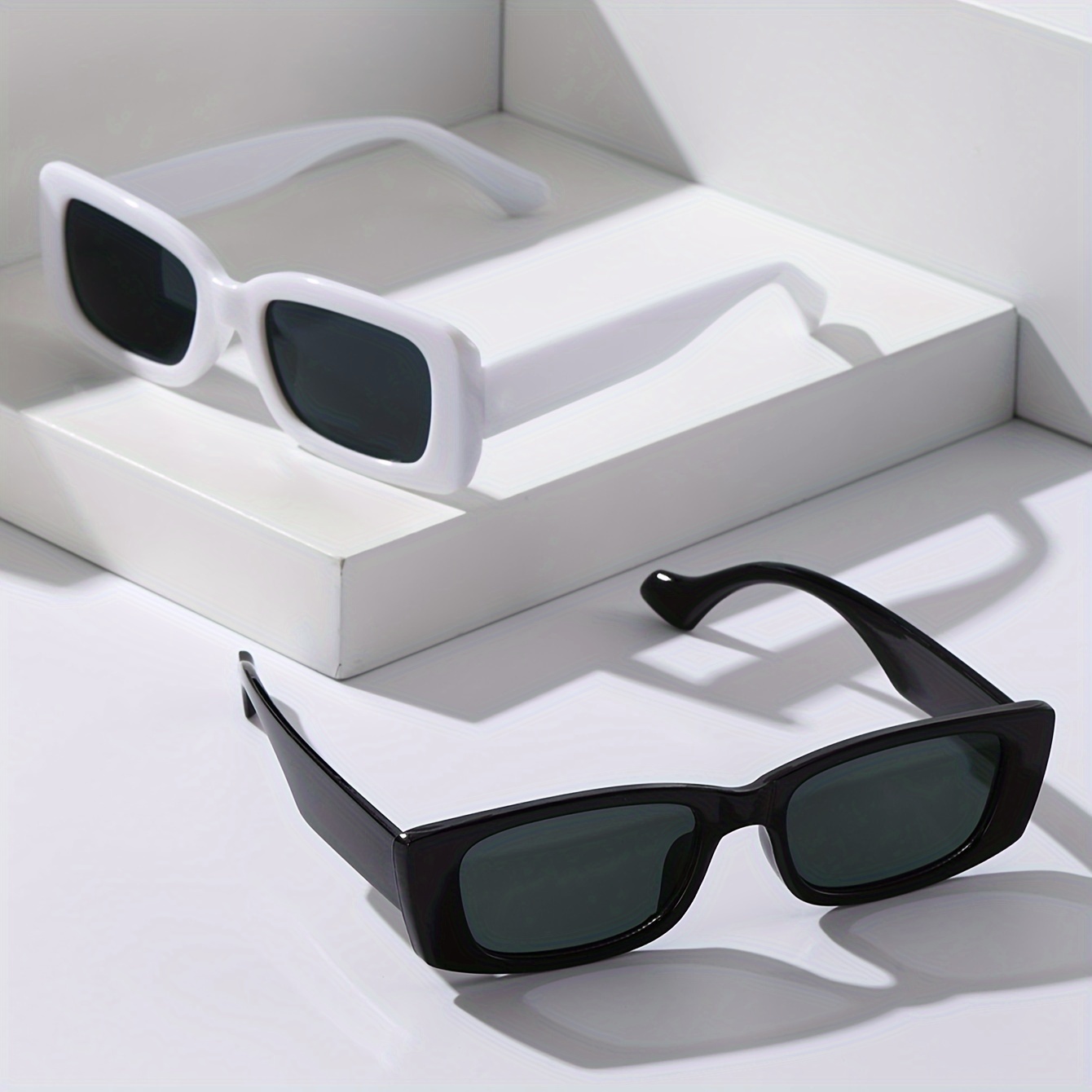 

2pairs Men's Combination Set In Black And White With Simple Classic Glasses