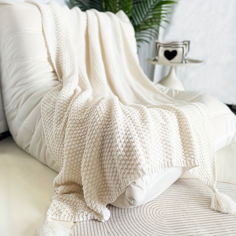 

1pc Style Solid Color Chunky Knitted Blanket, Double-sided Throw Blanket With Tassel, Soft Warm Blanket For Couch, Sofa, Office, Bed, Camping, Car, Travelling For All Season