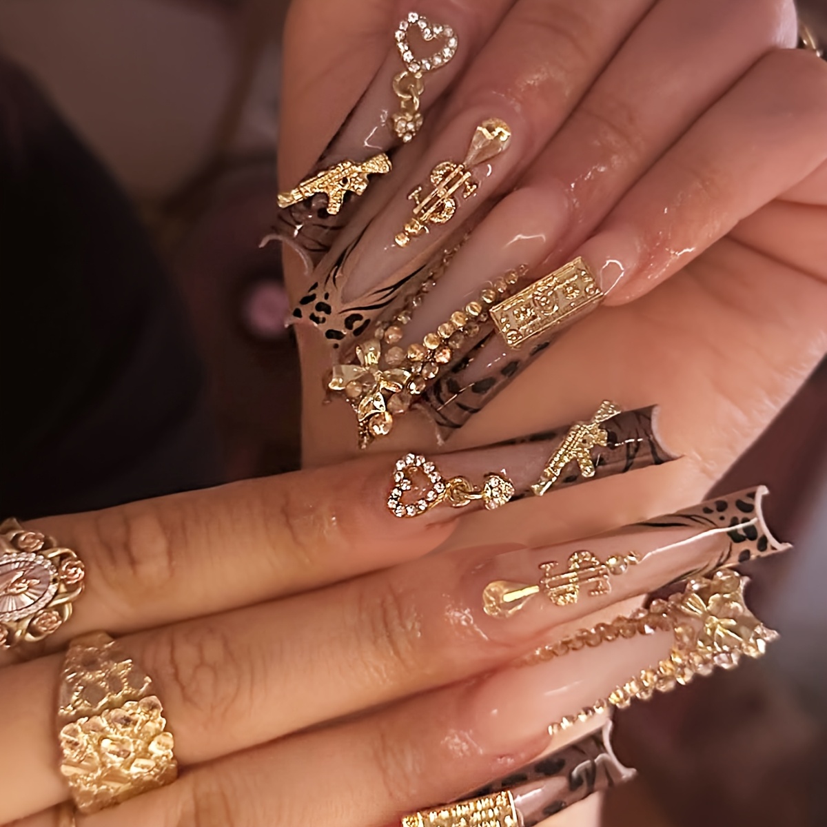 A Set of 24 Long Square Press-On Nails Adorned with Luxurious Rhinestones, Featuring a Leopard Print And Metal Love Coin Design, Perfect for Trendy. Ideal for Celebrations, Salons, Or Manicures, Complete with Jelly Glue And a File Strip