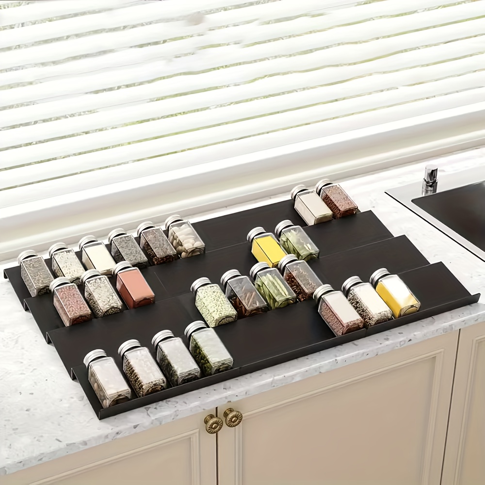 grab gesteck Winterliches Grabgesteck mit Wachsrose – stilvoller Trauerschmuck zu Allerheiligen und den Gedenktagen vibe-luxe