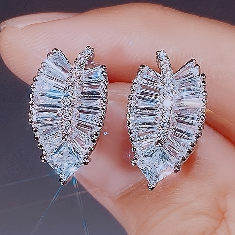Image of Fashion Creative Leaf Shape Stud Earrings Inlay Shiny Synthetic Zirconia For Women Casual Daily Vacation Exquisite Silvery Jewelry