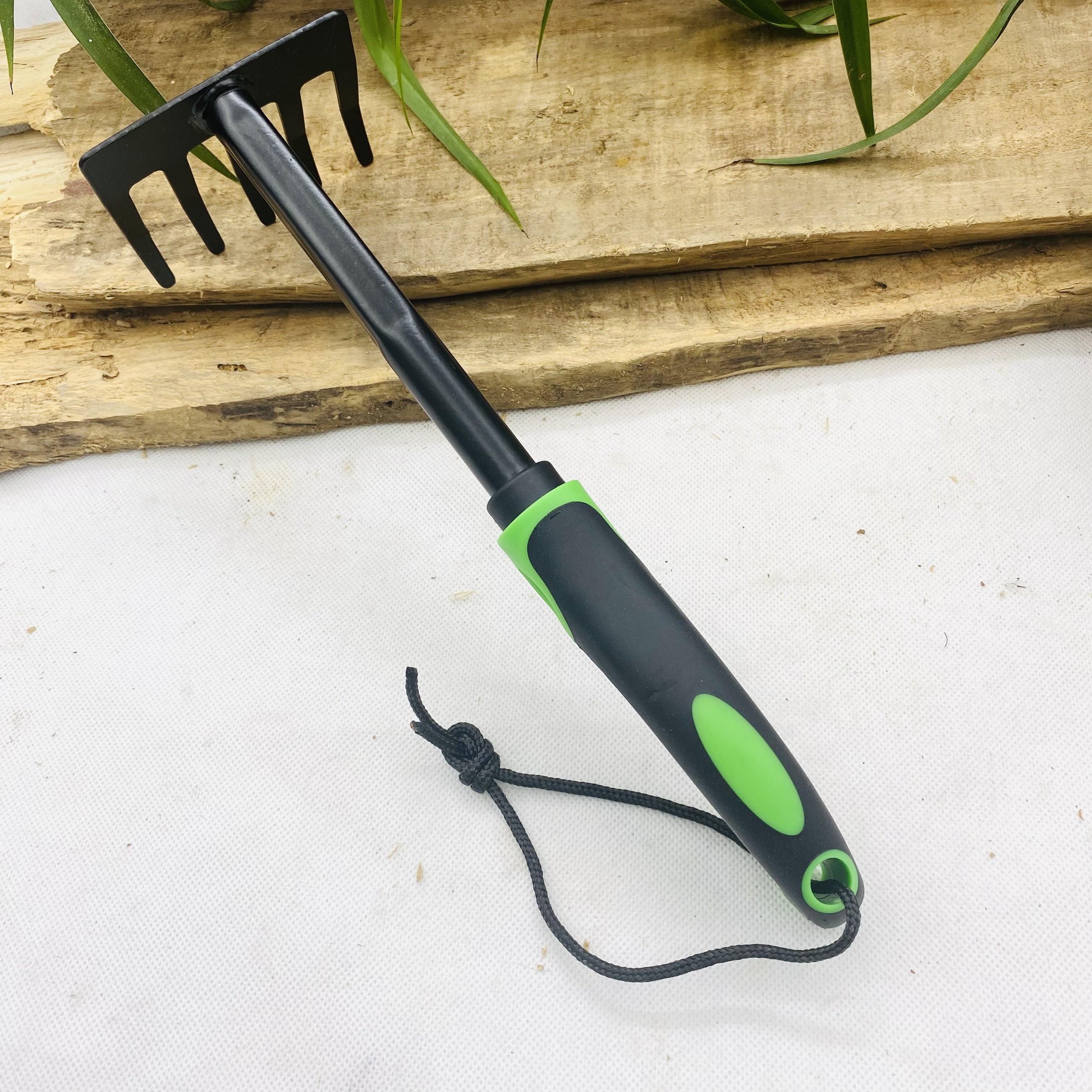 

1pc Thickened And Coarse Plastic Handle Garden Planting Small Rake Weeding Soil Five-tooth Rake Gardening Rake