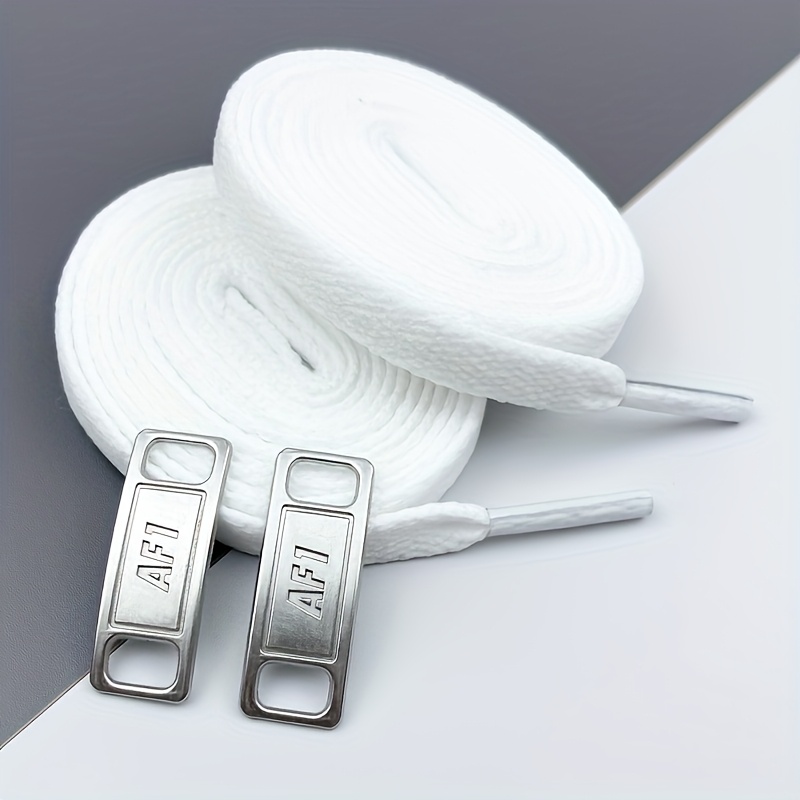 Image of A Set Of 1 Pair Of Shoelaces And 2 Metal Tags, Designed For Fashion Sneakers And Casual Shoes. White/black