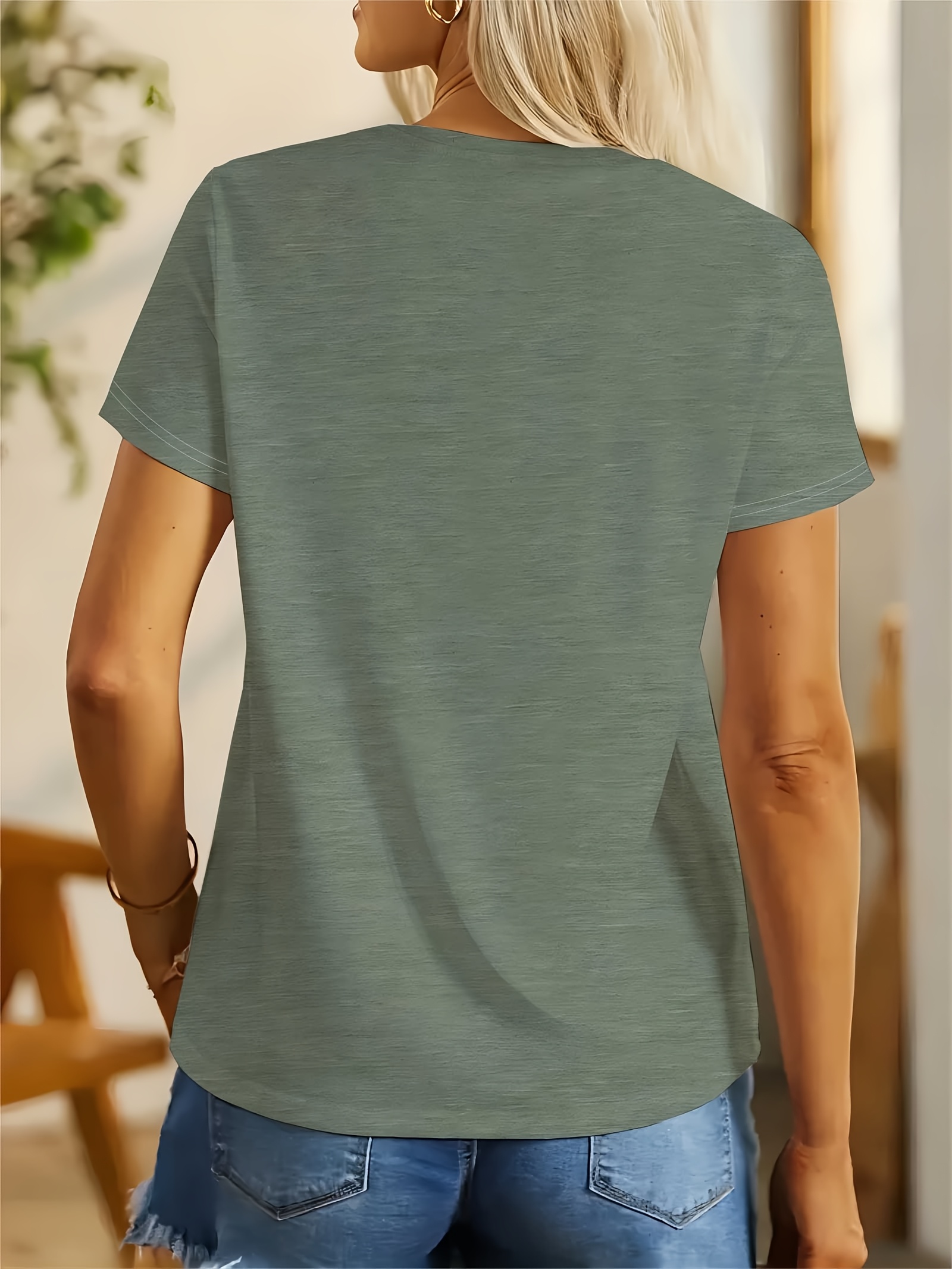 Women's Casual Elegant Panda Print Crew Neck T-Shirt - Short Sleeve Bamboo Graphic Tee, Soft Breathable Fabric, Machine Washable, Spring Summer Top, Panda Gifts, Casual Attire Shirt, Durable Print Shirt