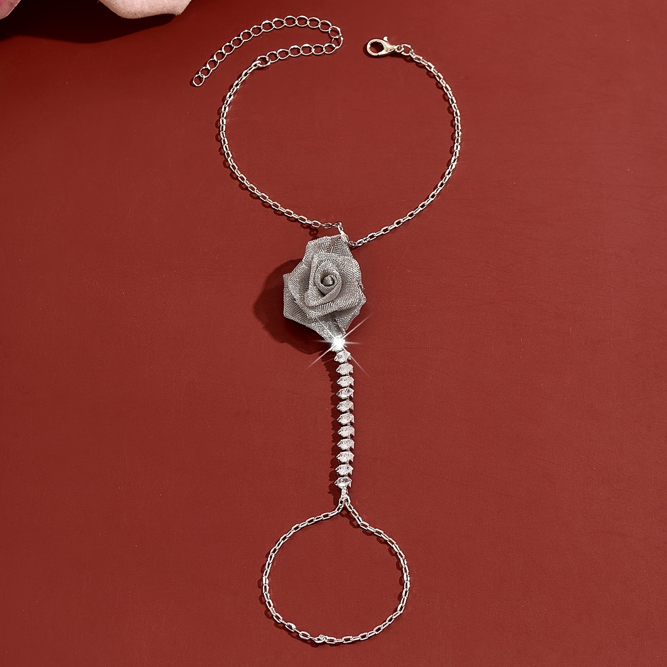 Women's Elegant Rose-Shaped Integrated Back-of-Hand Chain, Light Luxury Design