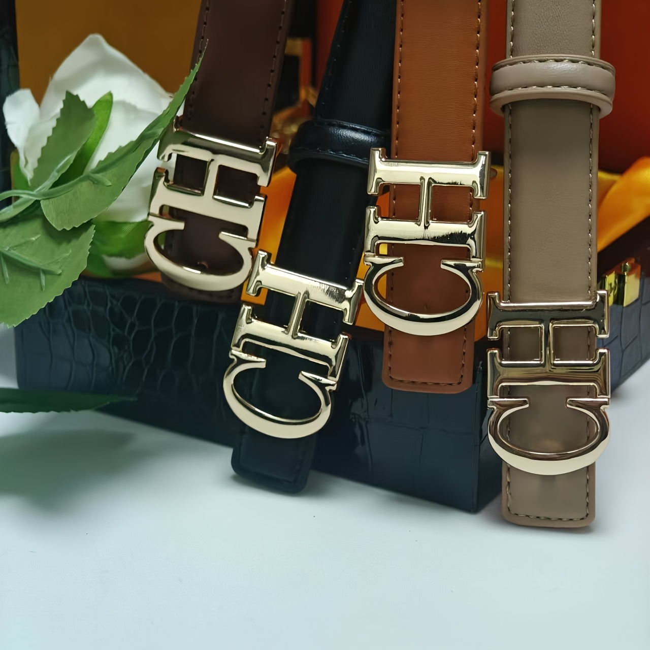 

1pc Preppy Women's Leather Belt With Golden , Versatile Waistband For Jeans And Casual Pants, Non-textile Material, , No Feathers, For Mature, Festive, Weekend, And Night Out