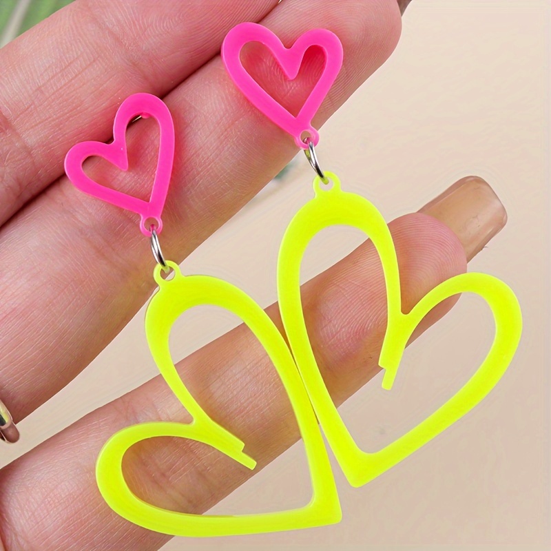 TEMU Paire d'élégantes boucles d'oreilles creuses en acrylique avec des cœurs creusés - Cadeau idéal pour la Saint-Valentin pour les couples, bijoux
