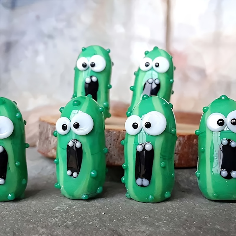 

Screaming Pickles Figurines, Pvc Novelty Decorative Statues, No Battery Required, Featherless, For All , Ideal Gift For Food And Pickle Enthusiasts