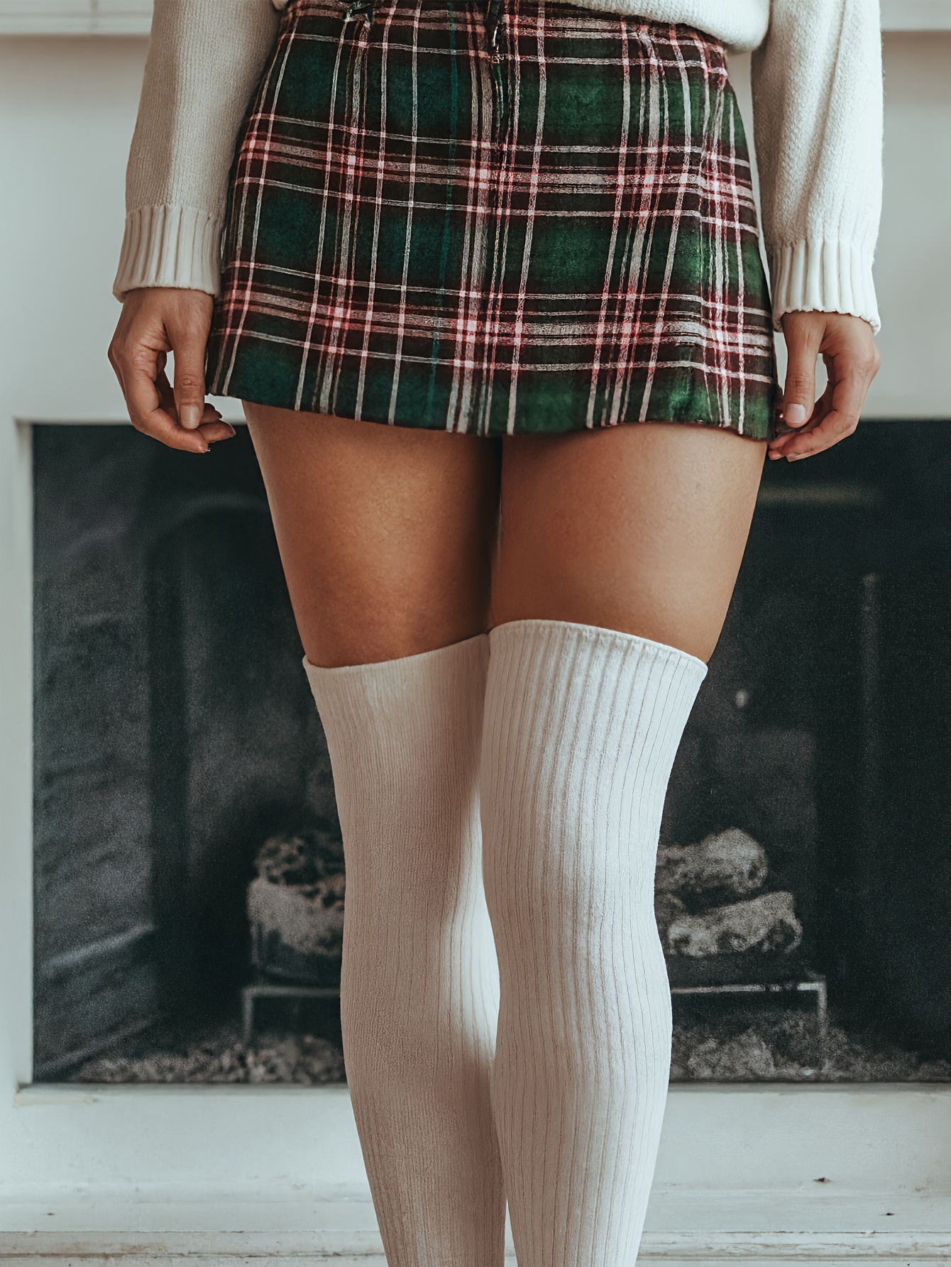 Autumn/Winter New Arrival: Sexy Christmas Plaid Print Pattern, Vibrant, Ageless, Fashionable, Elegant, And Chic Women's Midi Skirt - Image 3