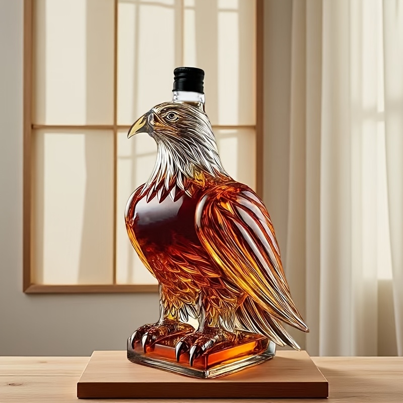 EagleElegance™ eagle decanter design