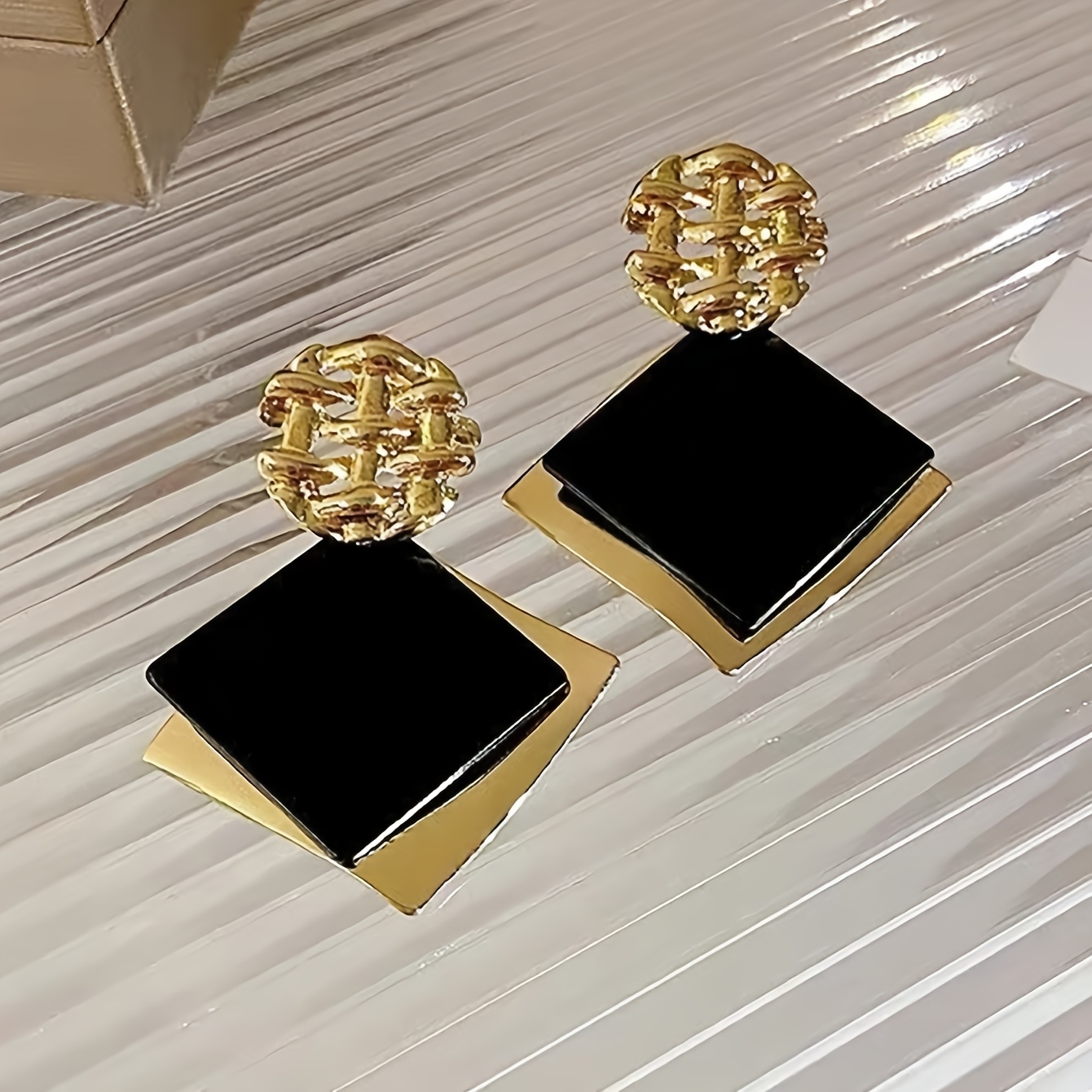 

1 Pair Elegant Vintage Geometric Drop Earrings For Women, French Style Iron Dangle With Copper Post, Chic For Party And Gift-, Jewelry
