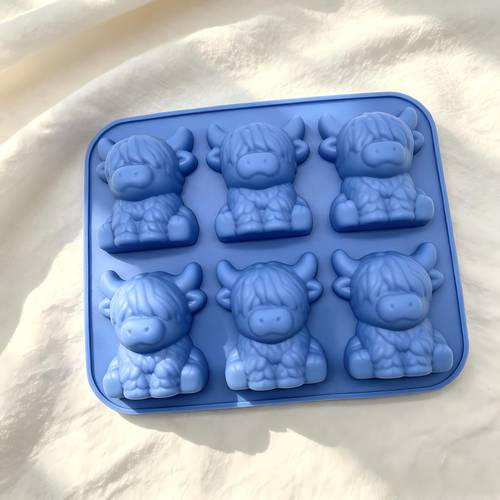 1 2pcs mini highland cow cube of ice mold highland cow silicone tray cute ice cubes for whiskey cocktails beer and drinks reusable mold