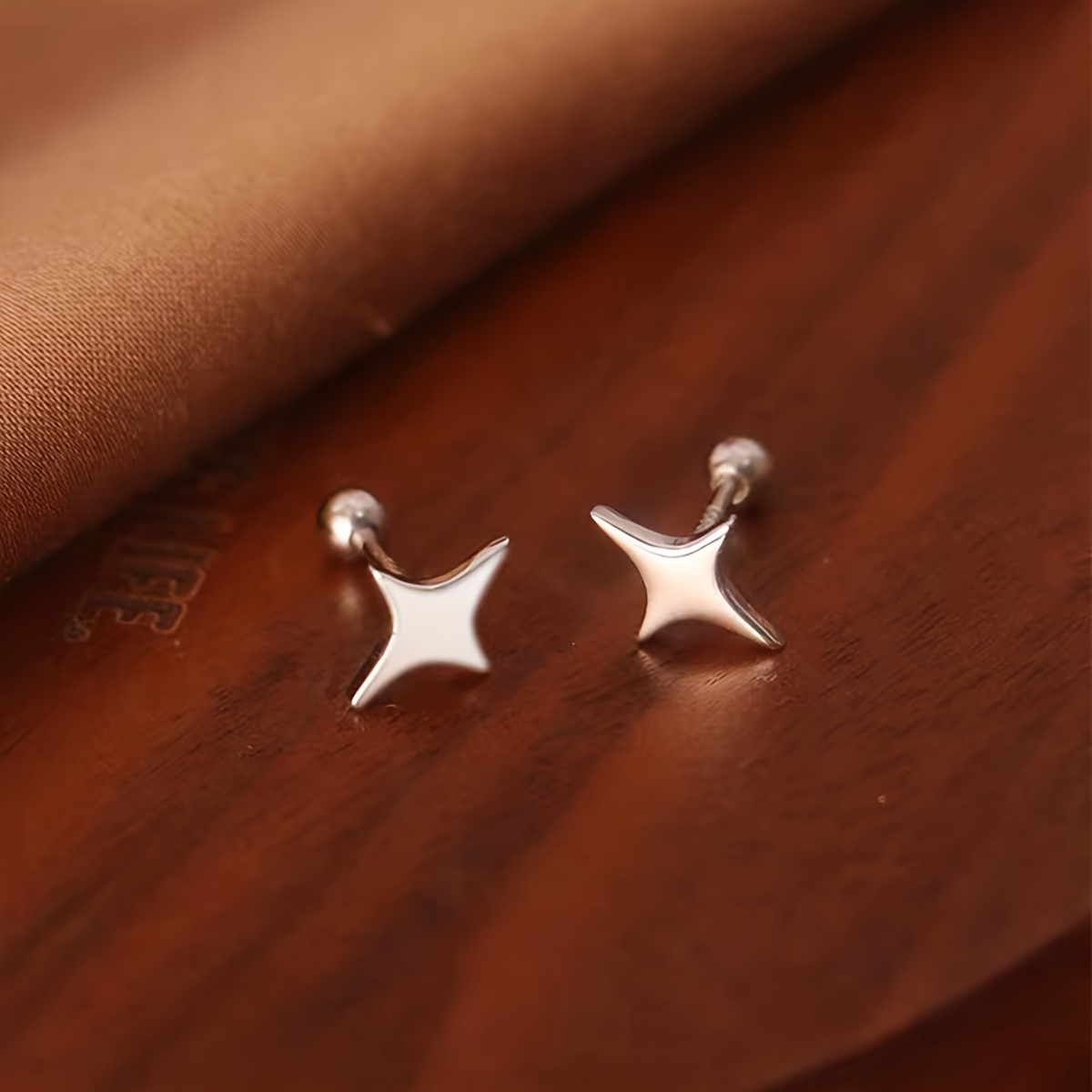TEMU A Pair Of Minimalist Stainless Steel Star-shaped Earrings That Worn While Swimming Or Sleeping Without Needing To Be . Come Oval Design Suitable