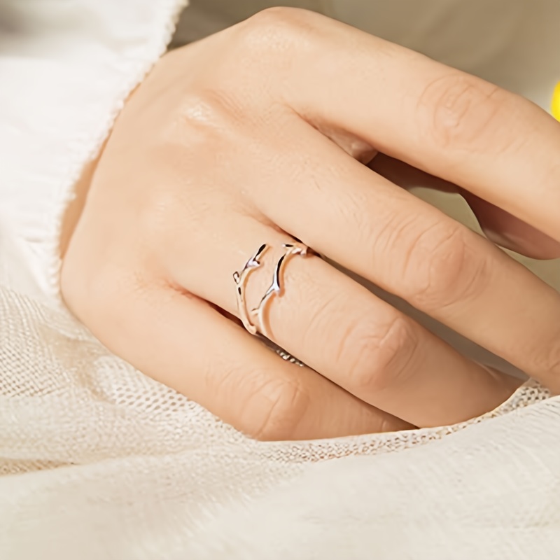 Simple and Stylish Adjustable Antler Ring for Women's Casual Wear, Cute Best Friend Birthday Valentine's Day Gift