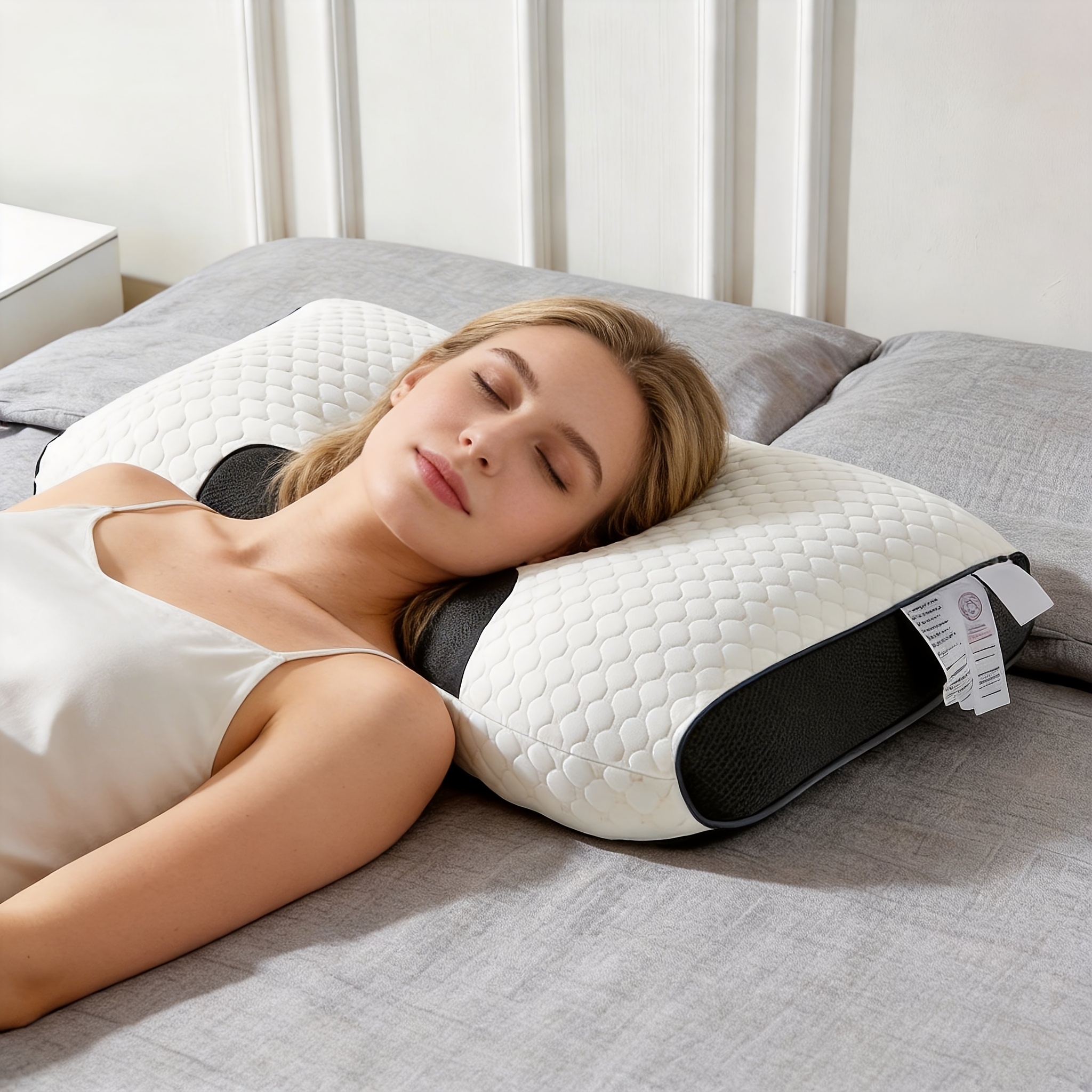 Single Or Double Luxury Hotel Pillows, Made of Fiber, Suitable for Beds. These Pillow Cores Are Crafted to Comply with European And American Standards, Featuring High-Quality Materials That Ensure Excellent Rebound And Fluffiness. Ideal for Hotels