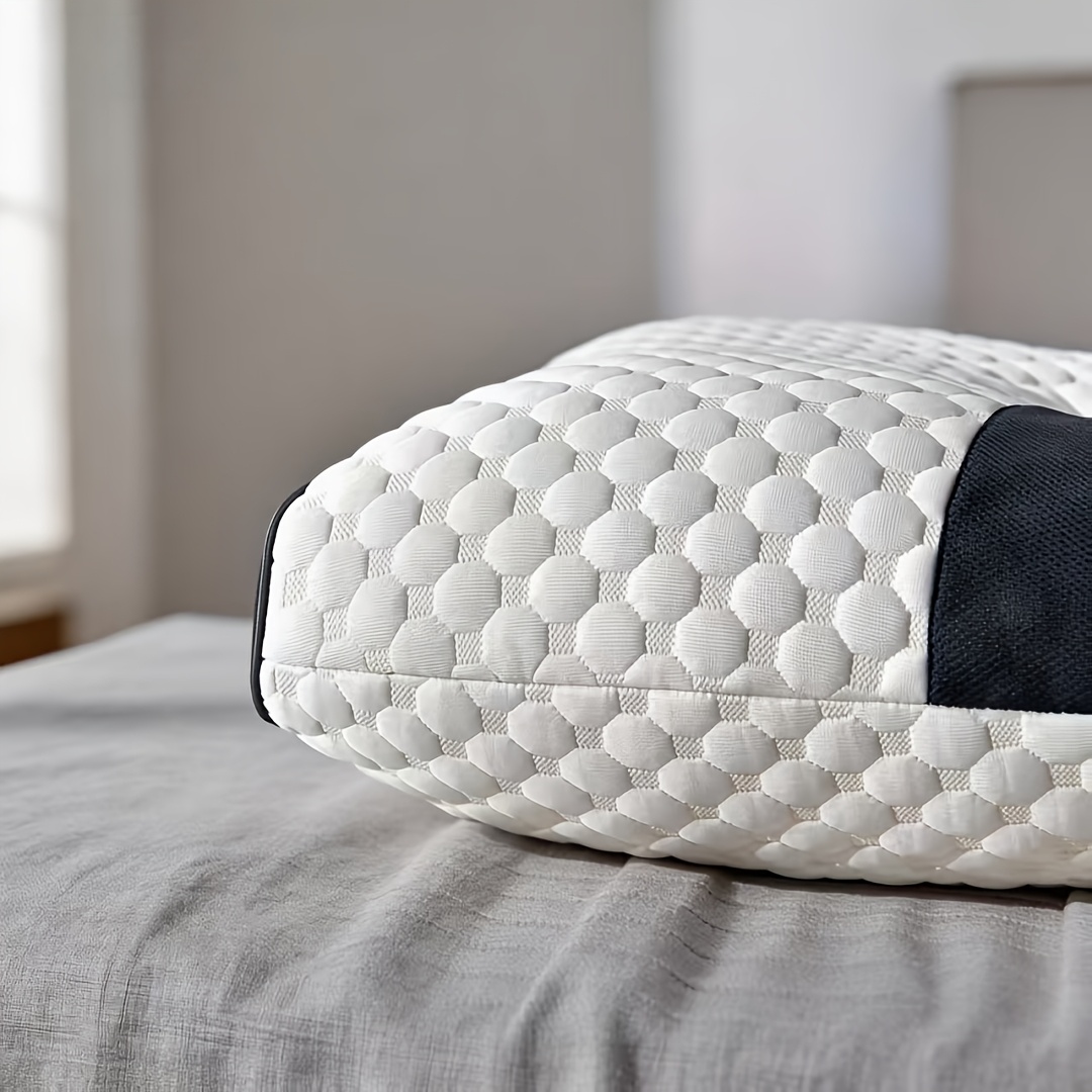 Single Or Double Luxury Hotel Pillows, Made of Fiber, Suitable for Beds. These Pillow Cores Are Crafted to Comply with European And American Standards, Featuring High-Quality Materials That Ensure Excellent Rebound And Fluffiness. Ideal for Hotels