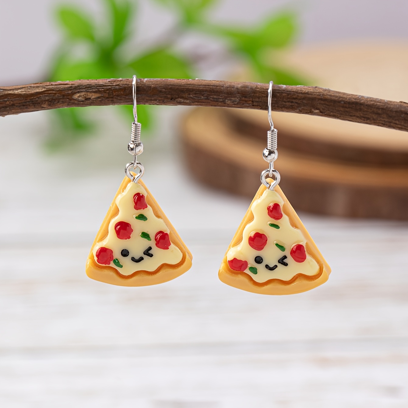 

Boucles d'oreilles de pizza et de hamburger de dessin animé capricieux - Mignonnes boucles d'oreilles en plastique pendantes pour porter tous les jours