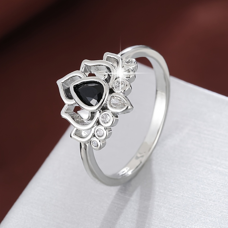 Lotus Shape Synthetic Zirconia Women's Ring