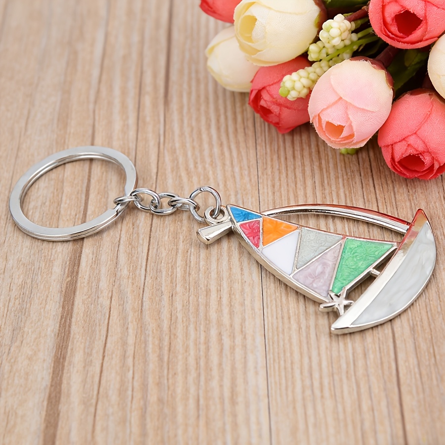 TEMU 1pz Portachiavi a Tema Nautico in Metallo, Patch Geometrico a Vela, Pendente per Appassionati di Vela, Regalo per Viaggi e Stagione di Laurea,