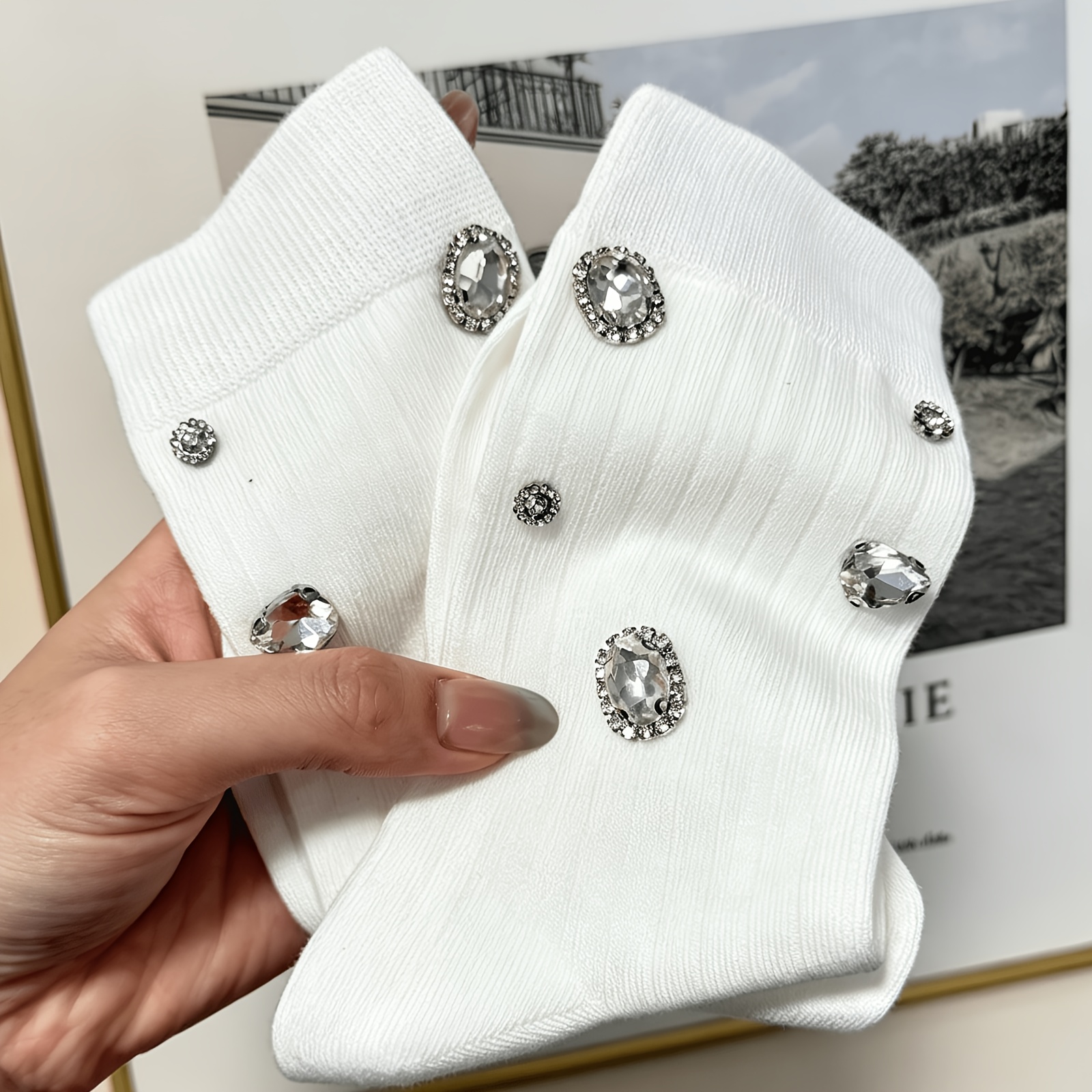 TEMU Une paire de chaussettes douces, élégantes et polyvalentes avec des embellissements scintillants de diamant. Placement des aléatoire