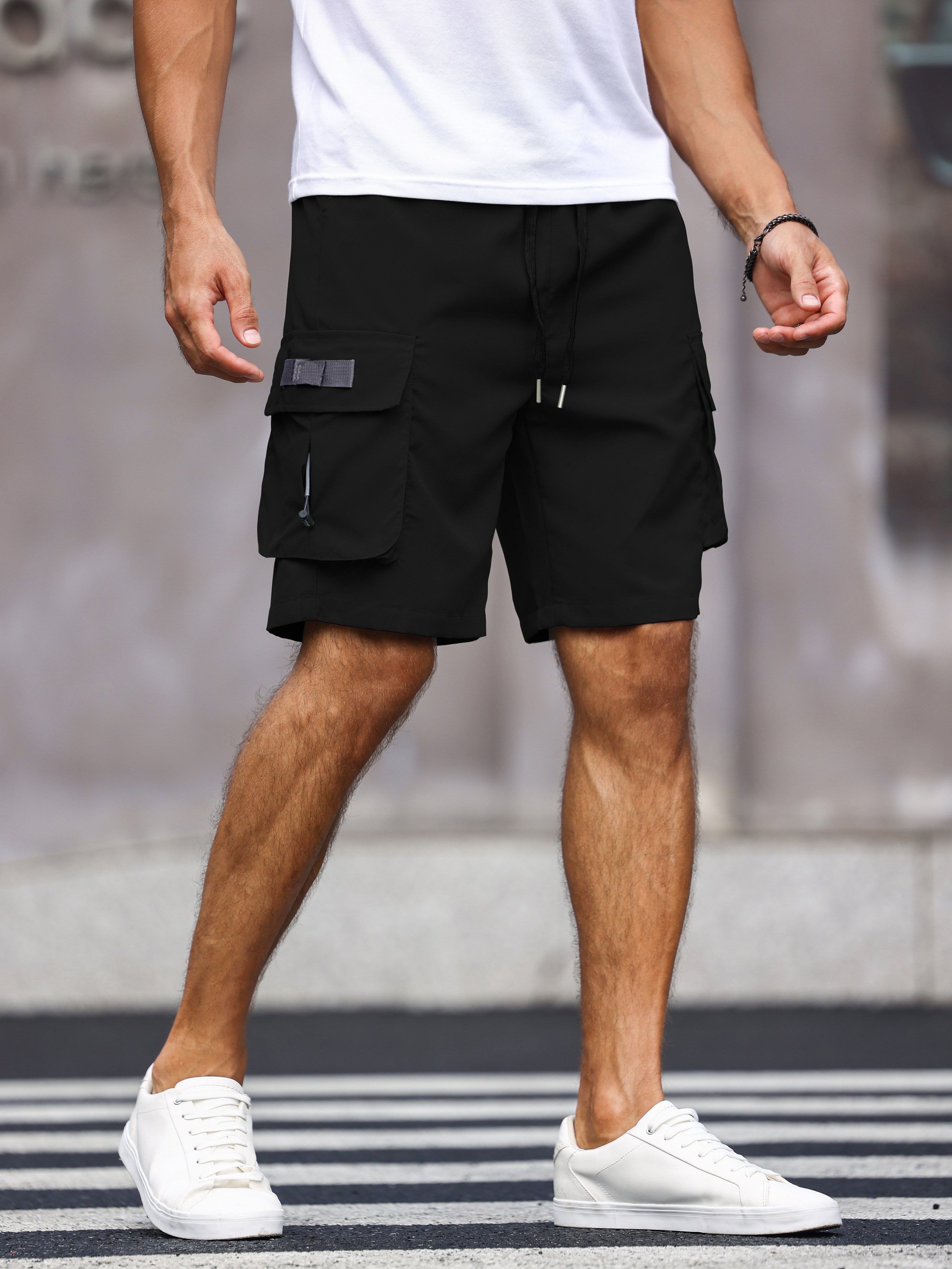 mens cargo shorts with pockets in solid color loose fit and fashionable for casual wear bermuda shorts details 1