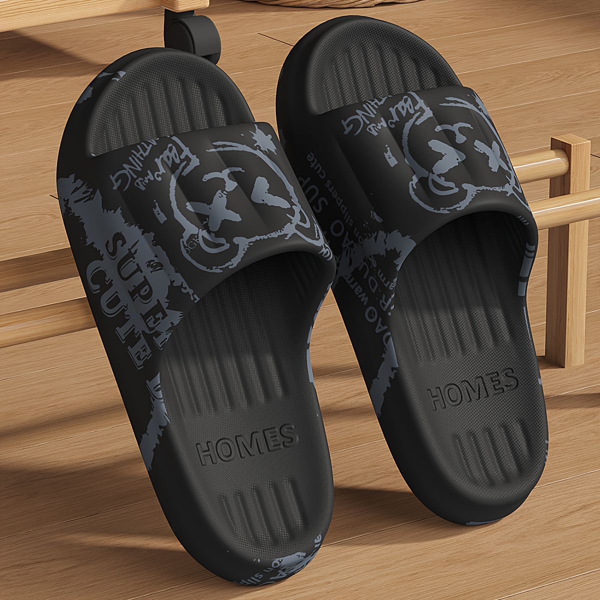 Image of Unisex Outer Wear Slippers, Soft And Comfortable Eva Sole Anti-slip Slippers, Open-toe Outdoor Casual Slippers, Cute Cartoon Print, Suitable For Bathrooms, Showers And , Comfortable Trendy Slippers