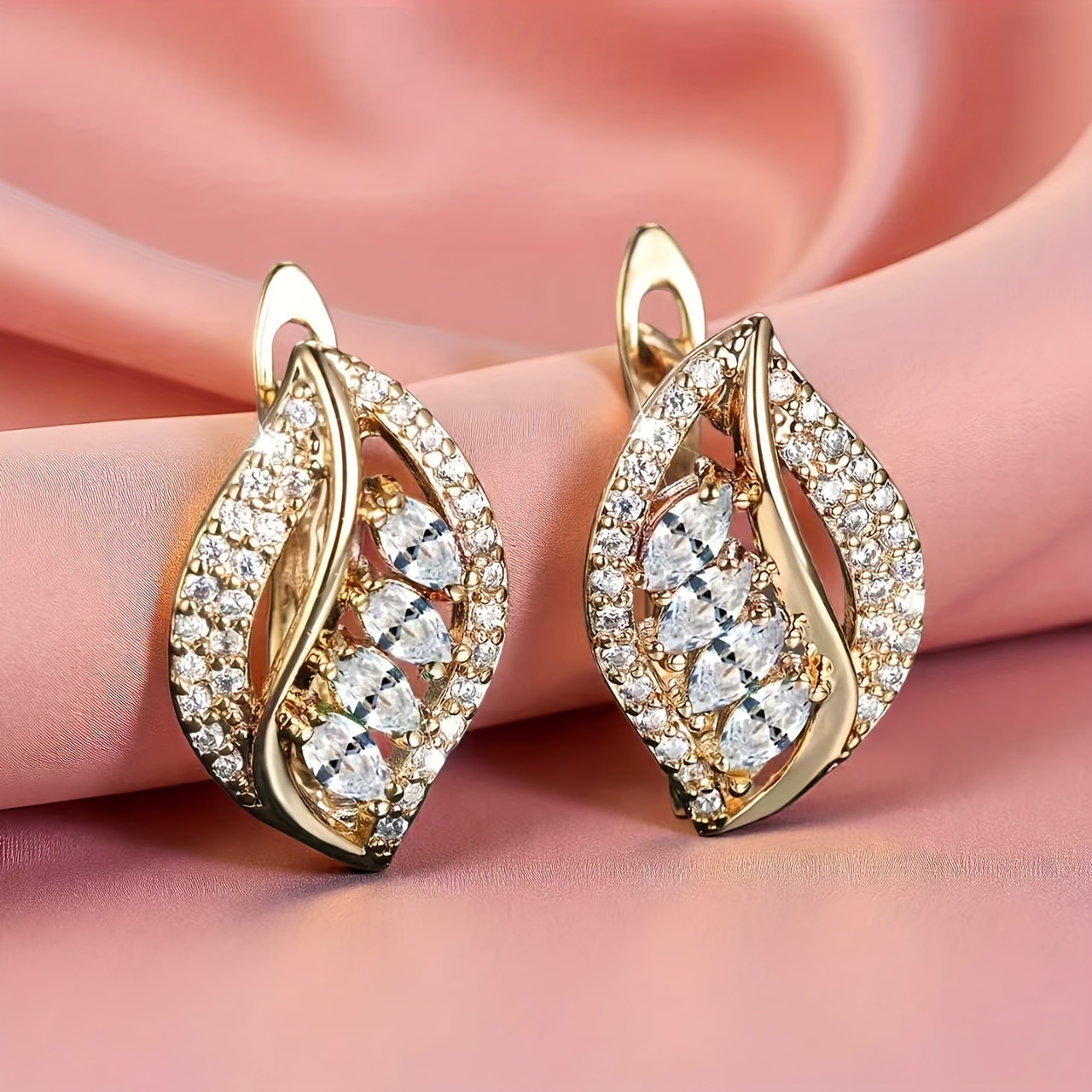 TEMU Un di Orecchini a Clip Decorativi con Pietre Multicolore Taglio Marquise, Incastonati con Zirconi Sintetici Scintillanti a , Orecchini da Sposa
