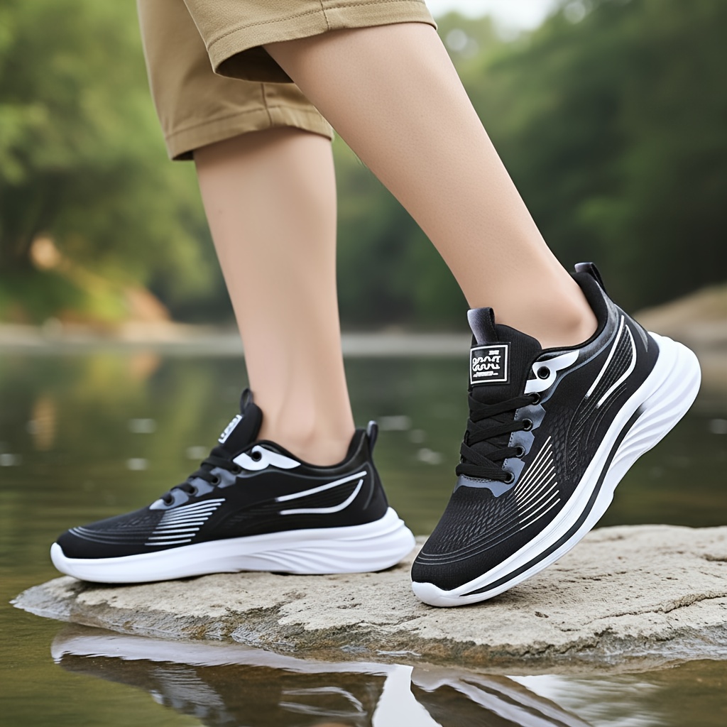 Men's & Women's (Unisex) Lightweight Low-Top Sneakers - Breathable Mesh Running Shoes with EVA Shock-Absorbing Sole, Anti-Slip Wide Toe Box - Plus Size Sneakers Suitable for Training,, Tennis, Walking - Spring/Autumn Casual Wear