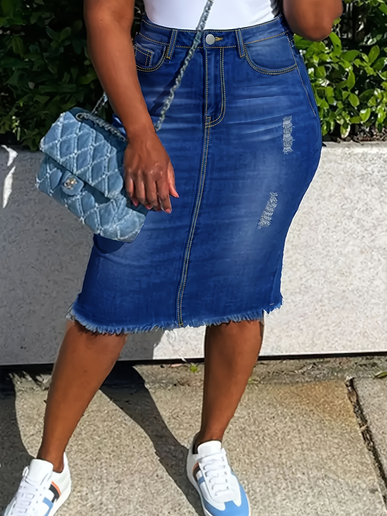 Plus Size Women'S High-Waisted Pencil Washed Solid Blue Denim Midi Skirt - Frayed Edges, Ripped Design, Slim-Fit, Retro Fashionable Street Style, Durable & Stylish, Suitable for Spring/Summer/Autumn & Daily Outings