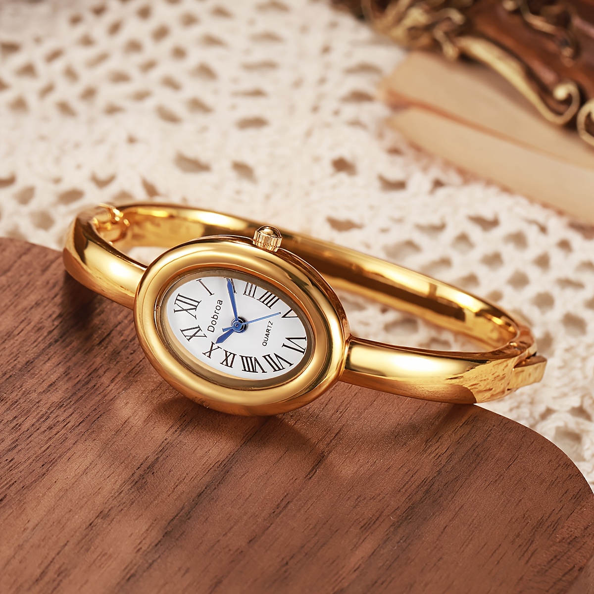 New Women'S Watch in Rose Golden, Featuring a Trendy, Luxurious Feel with a Classic, Unique Oval Bracelet Design